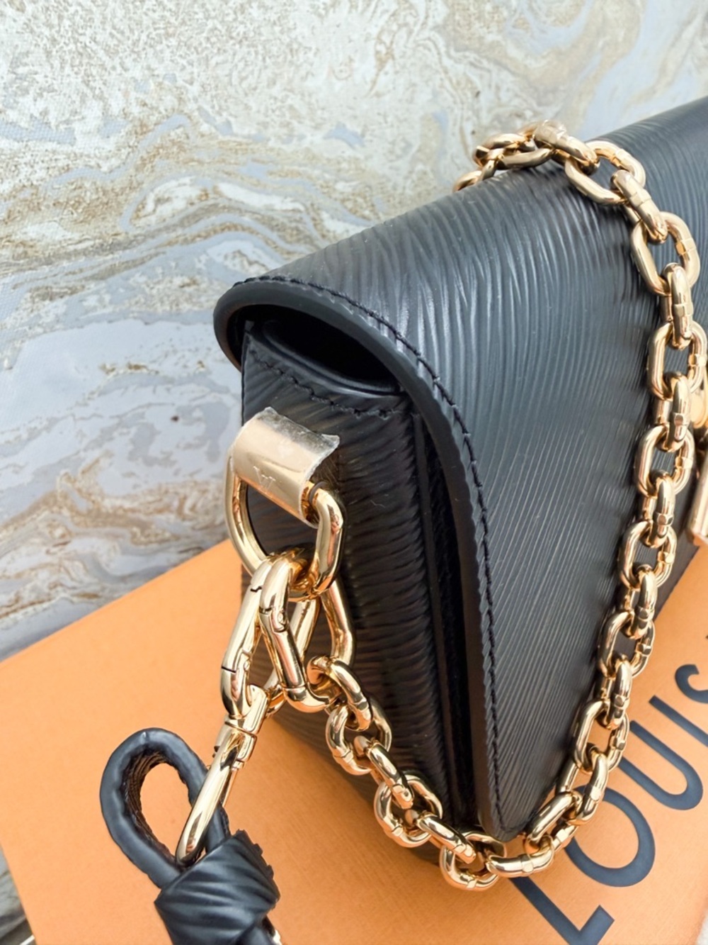 Louis Vuitton Twist West Pochette Black Epi Leather Handbag - Picture 15 of 16